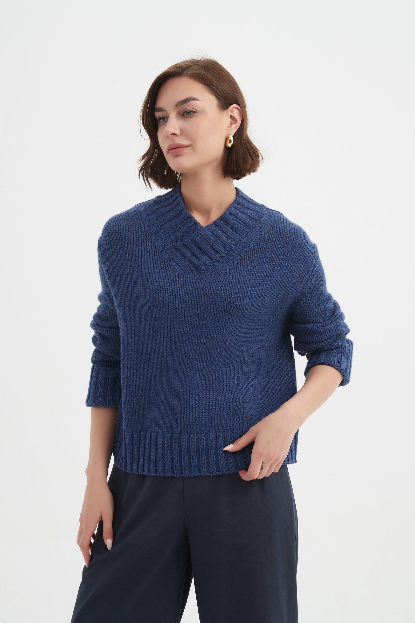 CROSSOVER COLLAR KNIT