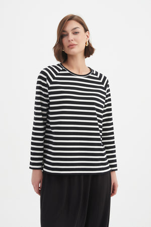 STRIPE LONG SLEEVE WEEKEND TSHIRT