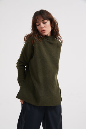 FUNNEL NECK EASY KNIT