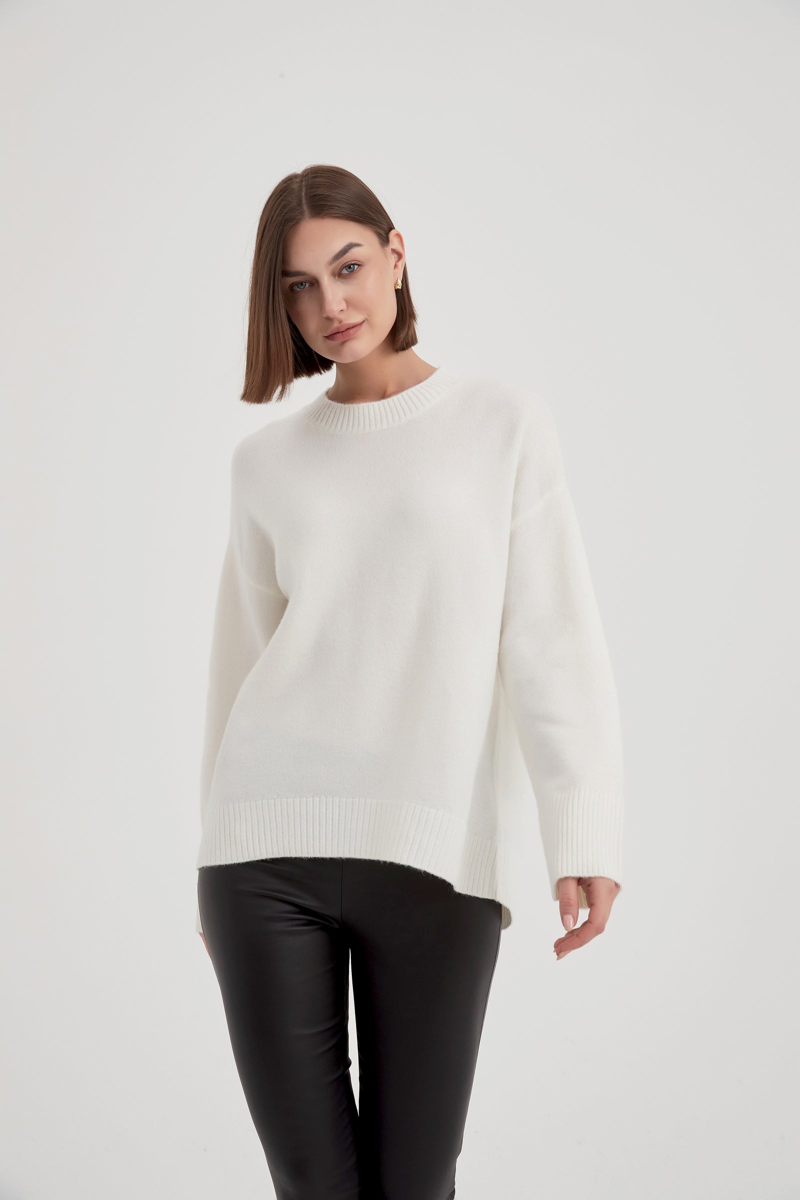 BASIC KNIT SWEATER