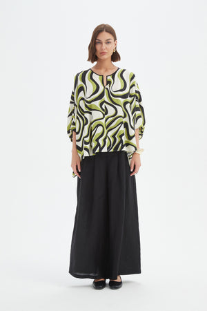 NOTCH NECK PRINT TOP