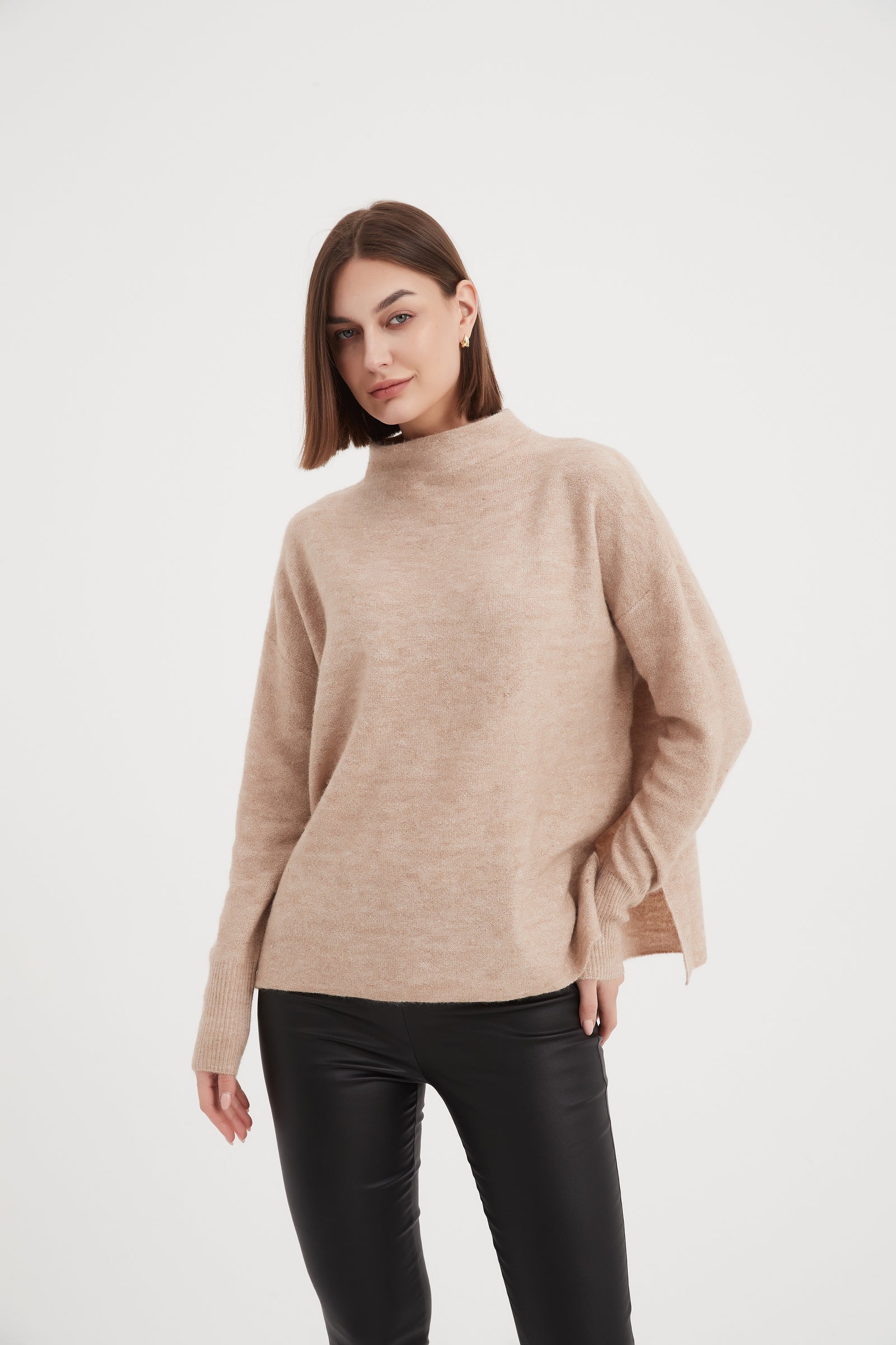 FUNNEL NECK EASY KNIT