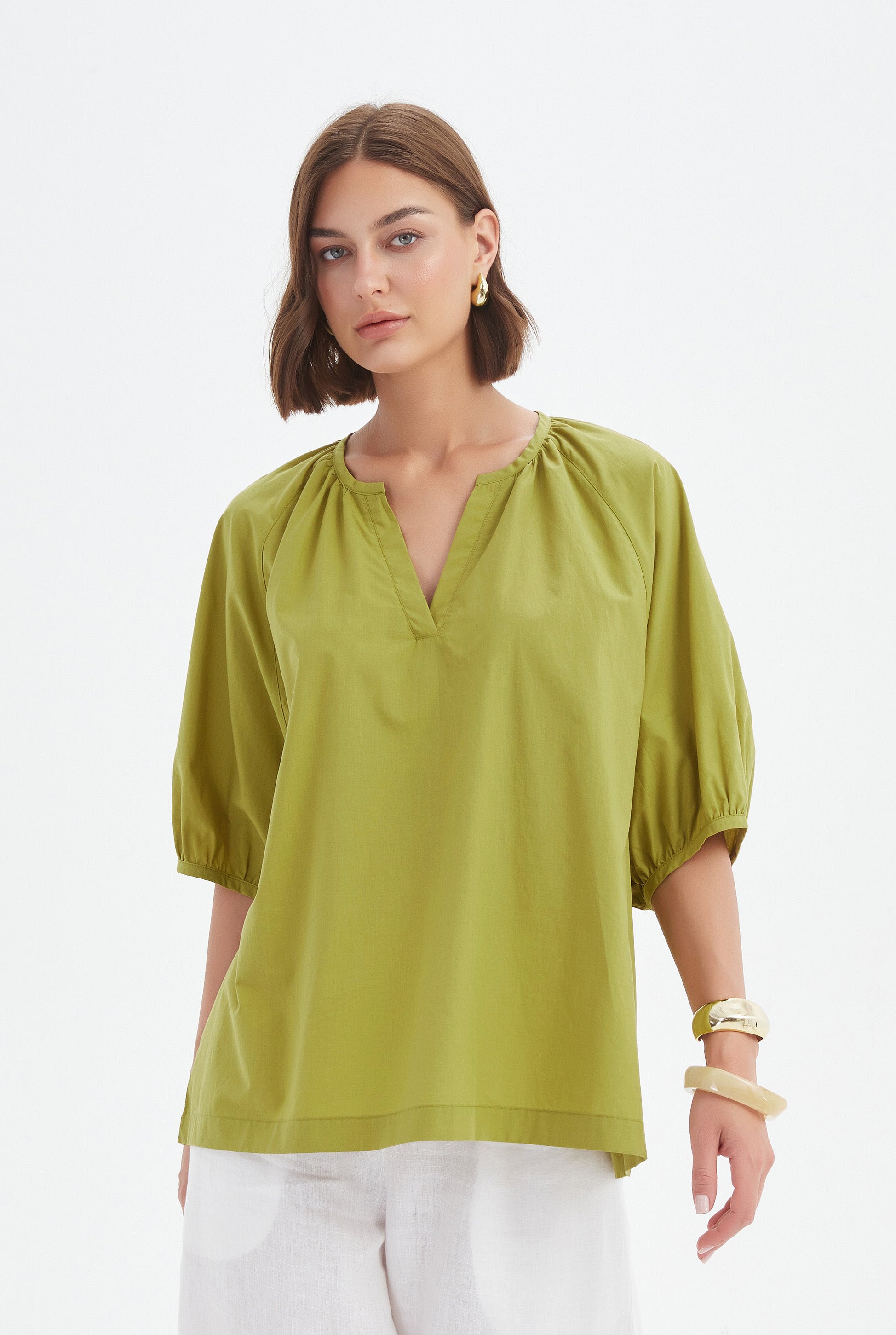 GATHERED NOTCH NECK TOP
