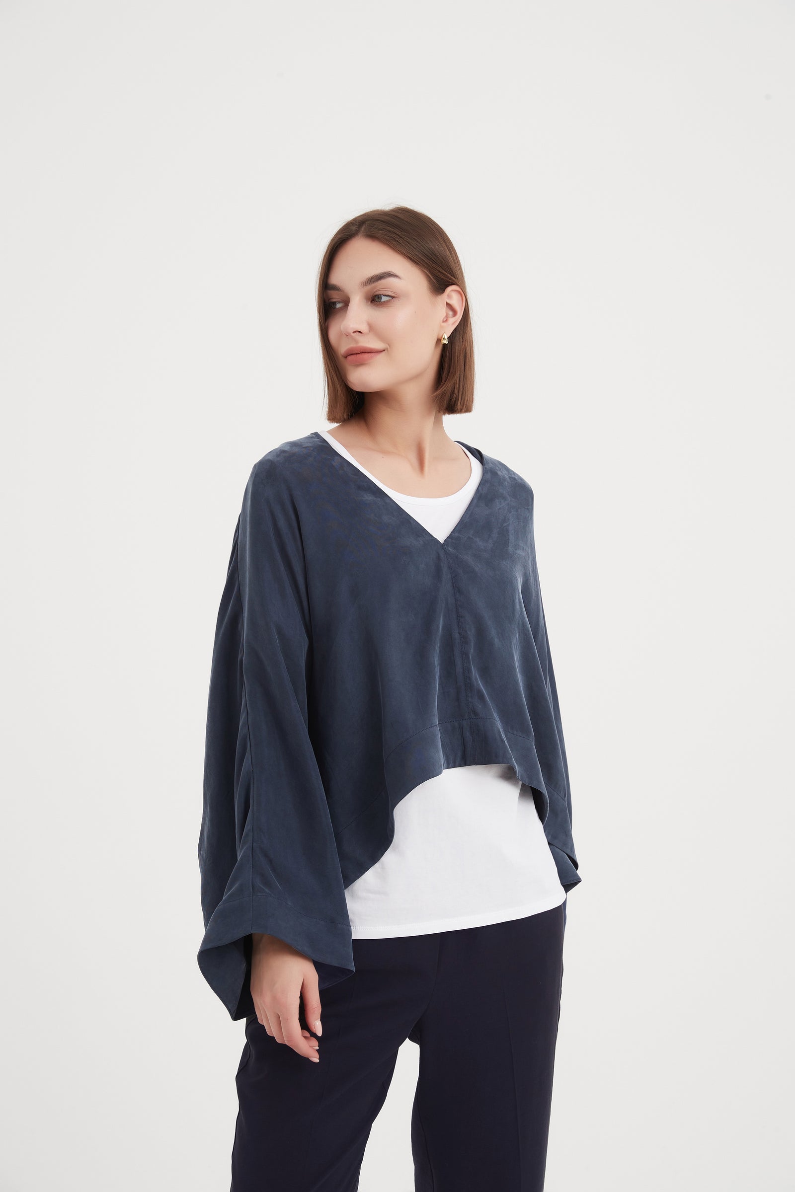 V NECK OVERSIZED LAYER TOP