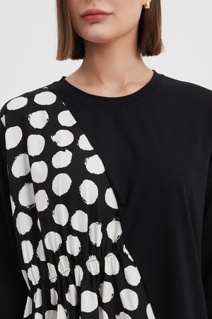 3/4 SLEEVE ASYMMETRIC PRINT TOP