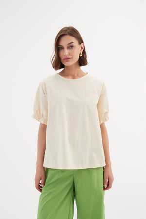 RUFFLE SLEEVE DETAIL TOP