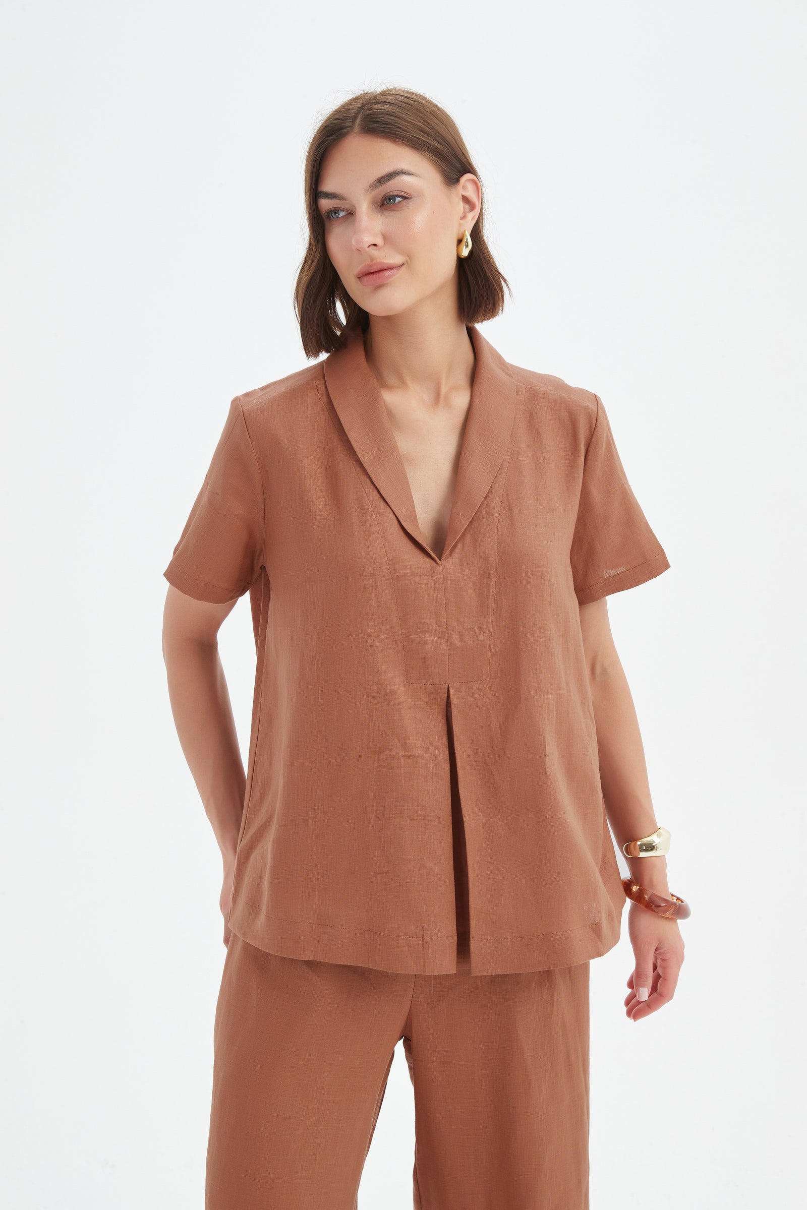 SHAWL COLLAR PLEAT TOP