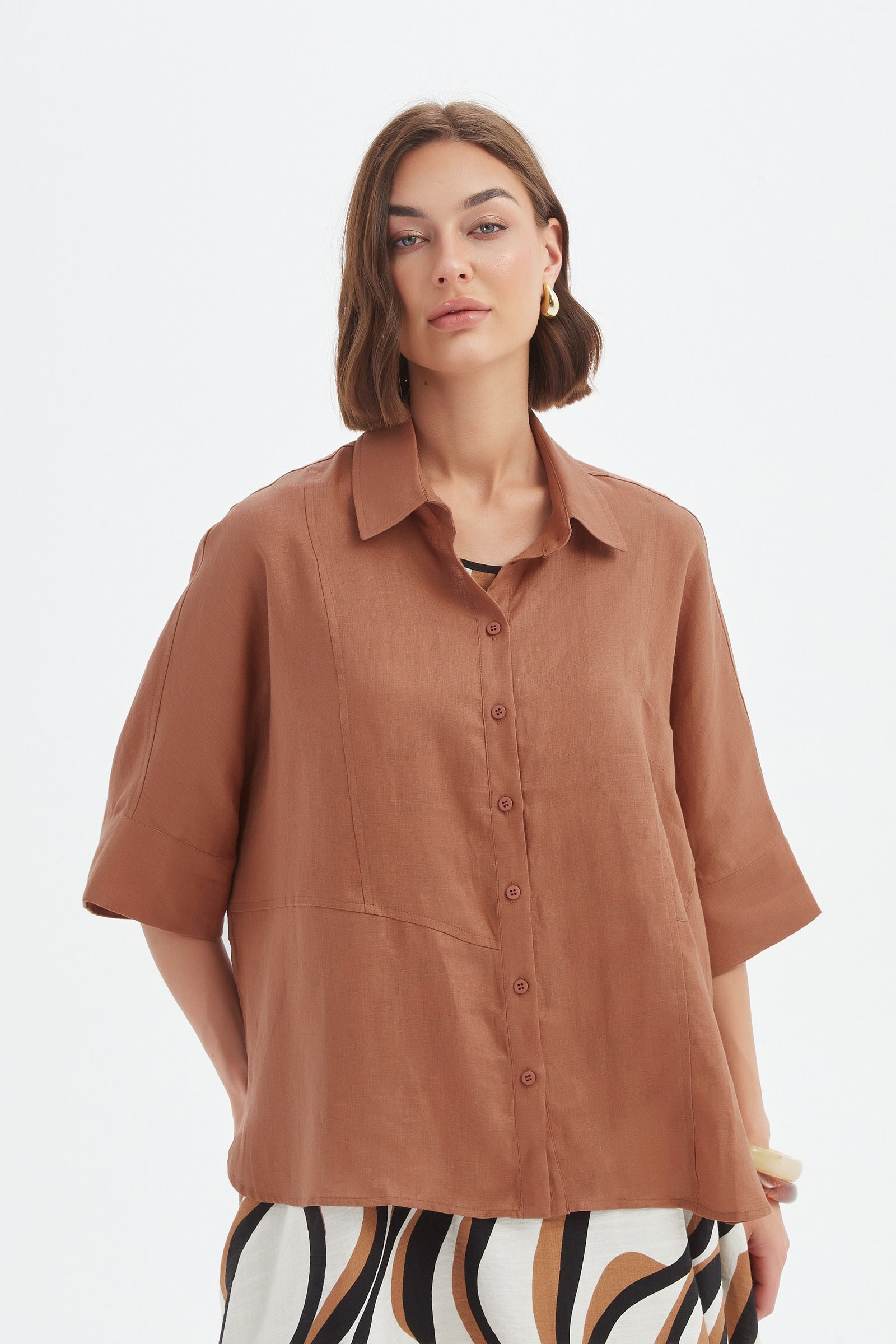 SEAM DETAIL BOXY SHIRT