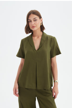 SHAWL COLLAR PLEAT TOP