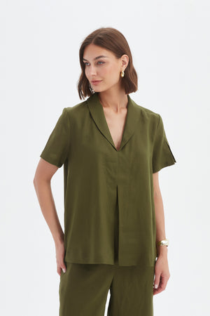 SHAWL COLLAR PLEAT TOP
