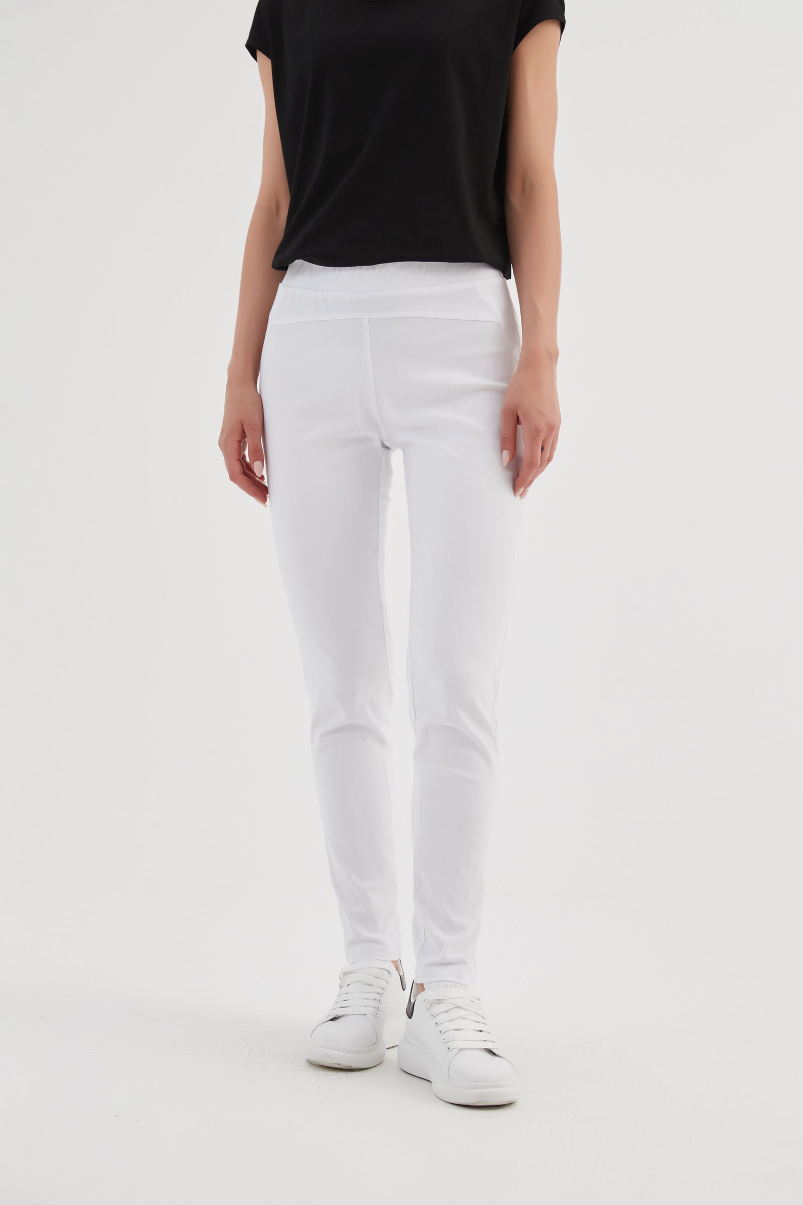 Tirelli women’s modern longline coat versatile layering