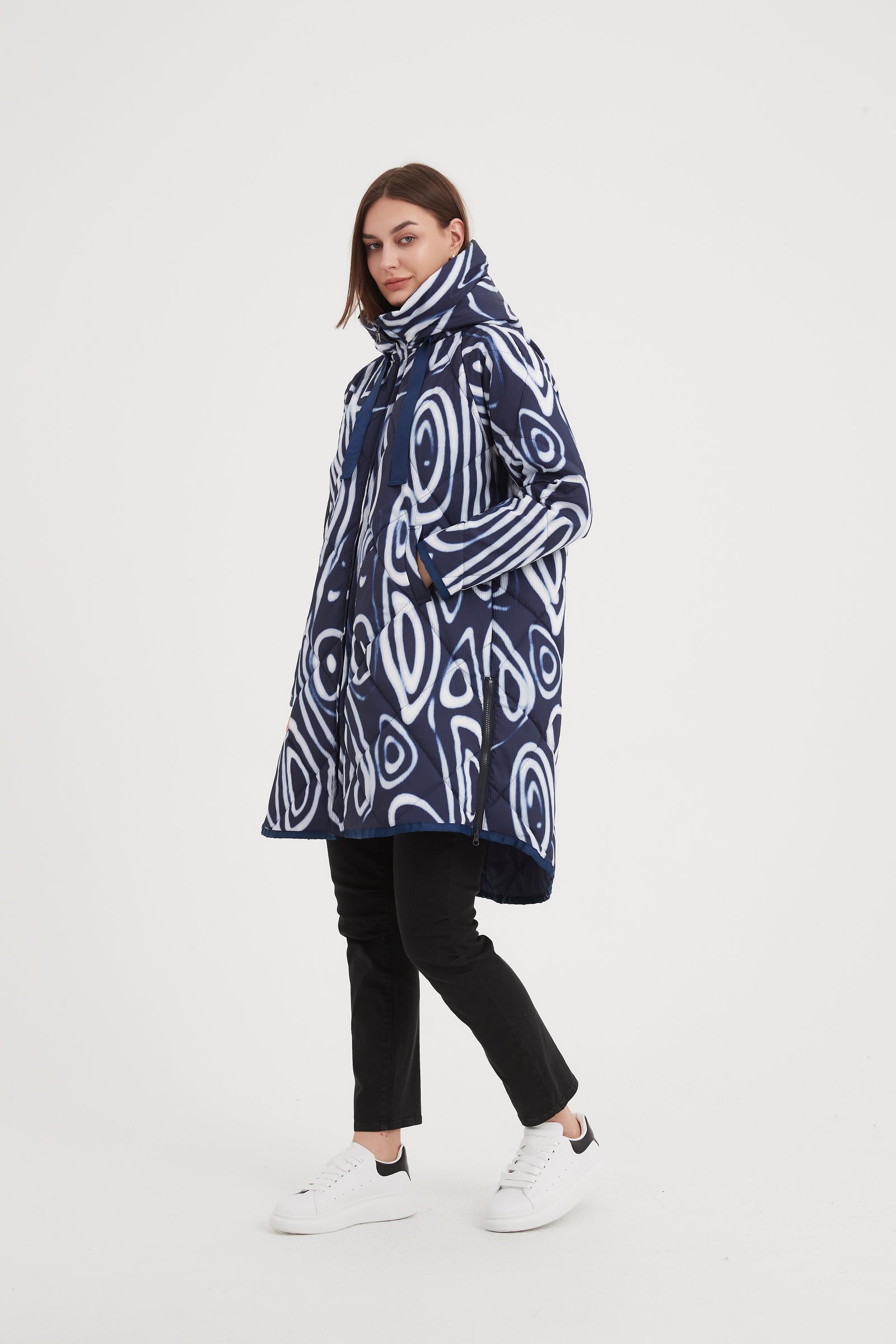TEXTURED PRINT ZIP HEM COAT