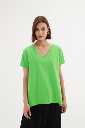 V NECK SWING TEE