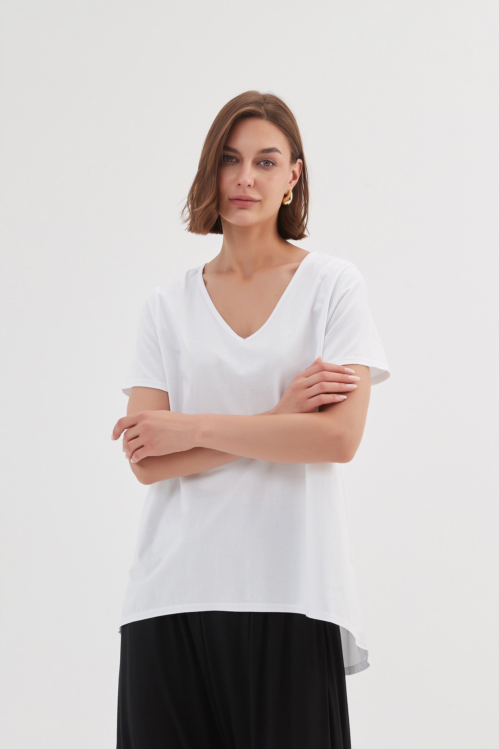 V NECK SWING TEE