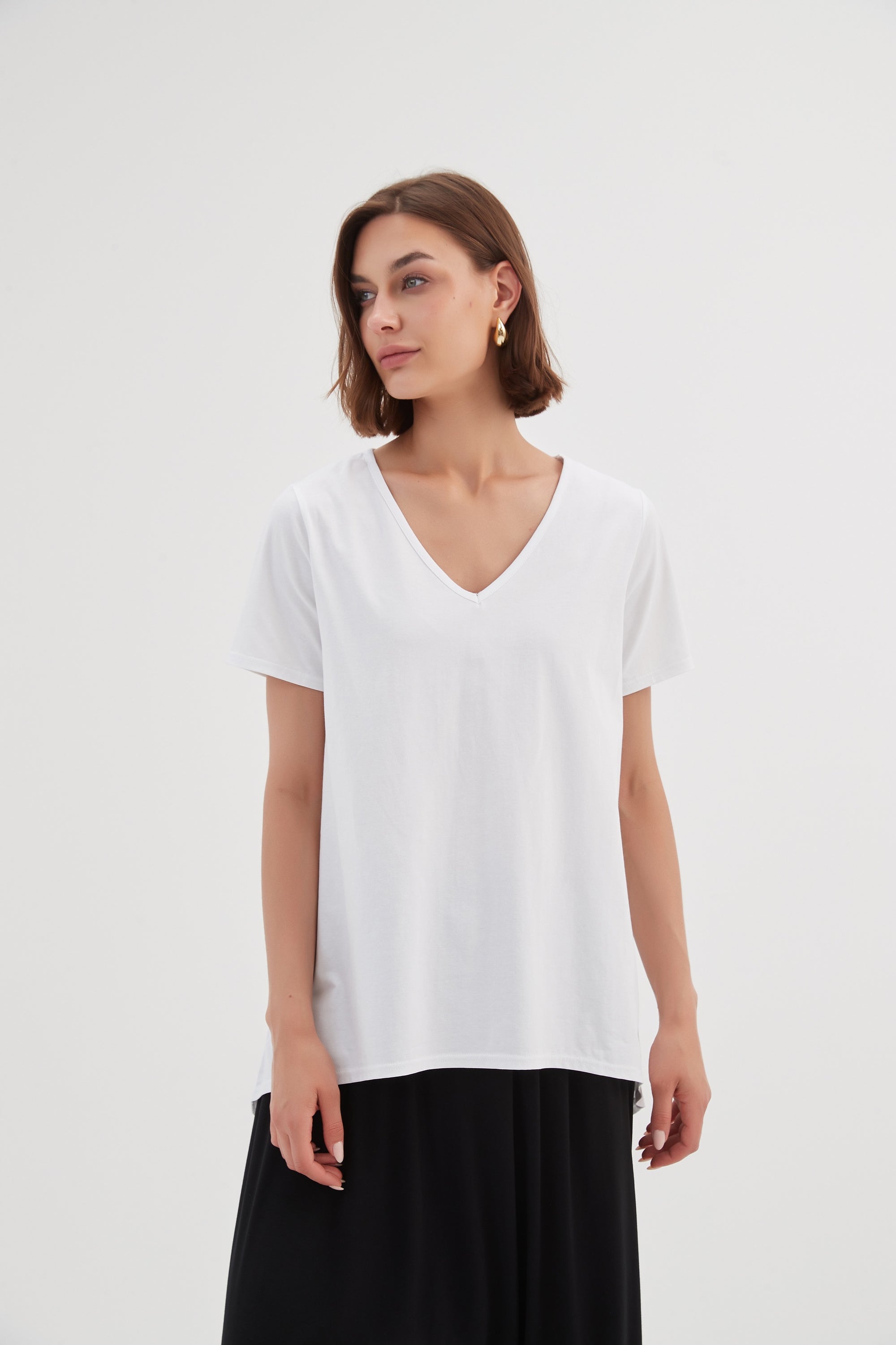 V NECK SWING TEE