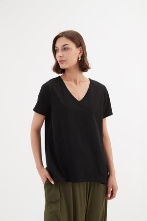 V NECK SWING TEE