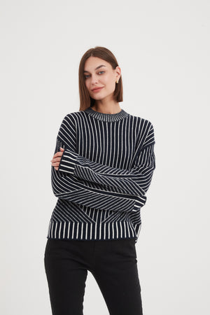 GEOMETRIC STRIPE KNIT