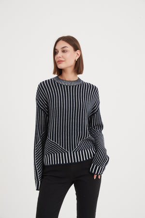 GEOMETRIC STRIPE KNIT