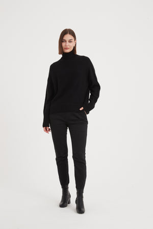 ROLL NECK KNIT