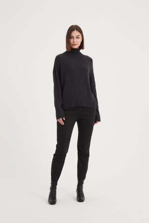 ROLL NECK KNIT