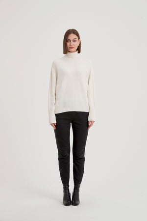 ROLL NECK KNIT