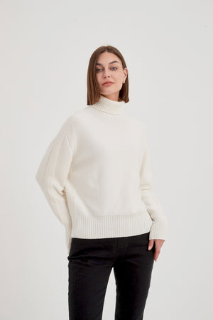 ROLL NECK KNIT