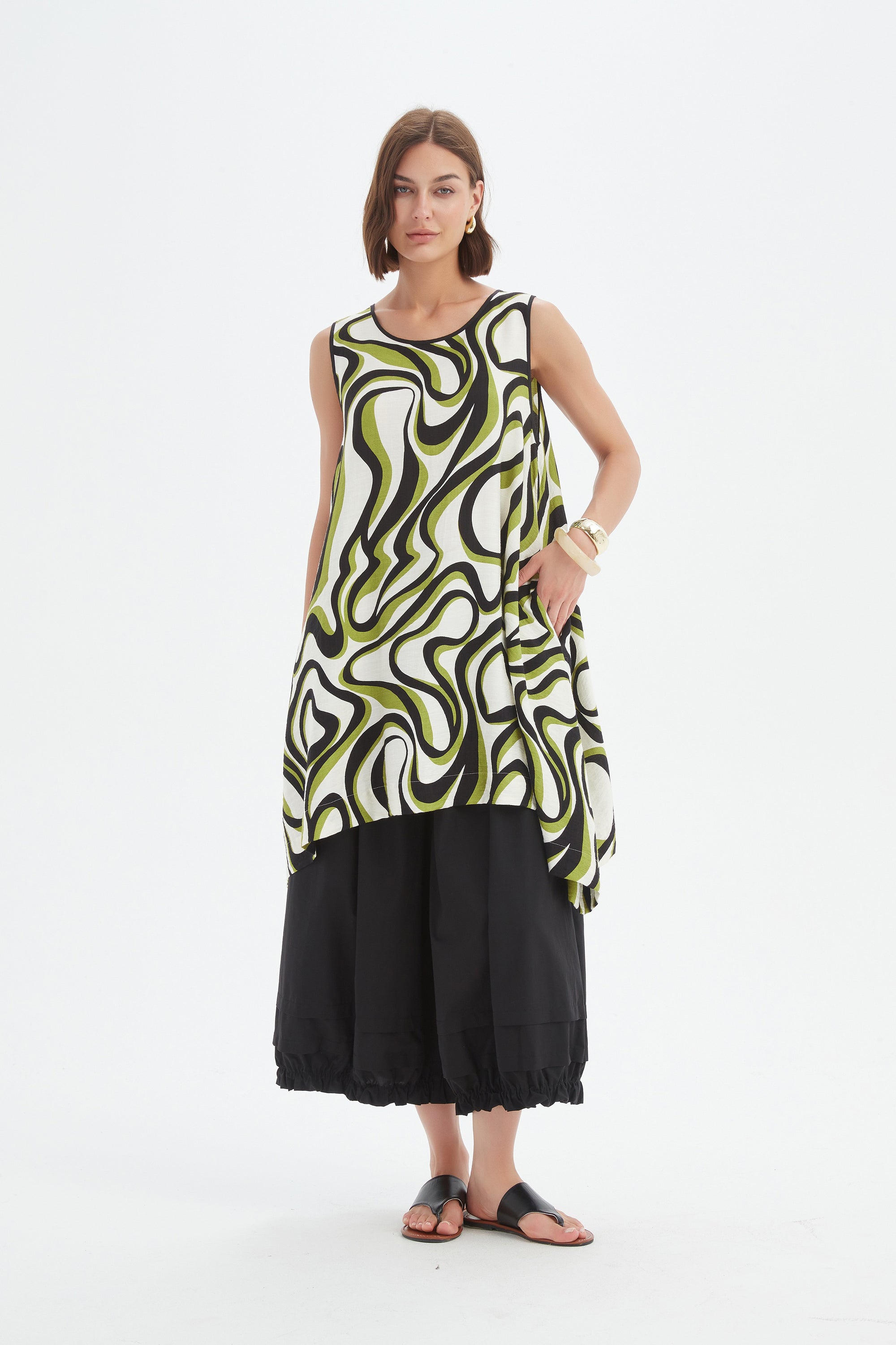 SLEEVELESS SWING PRINT TOP
