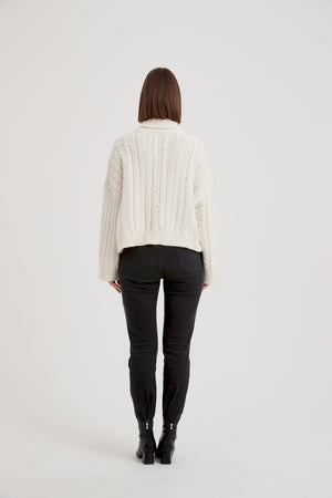 CHUNKY CABLE OVERSIZED KNIT