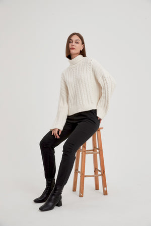 CHUNKY CABLE OVERSIZED KNIT