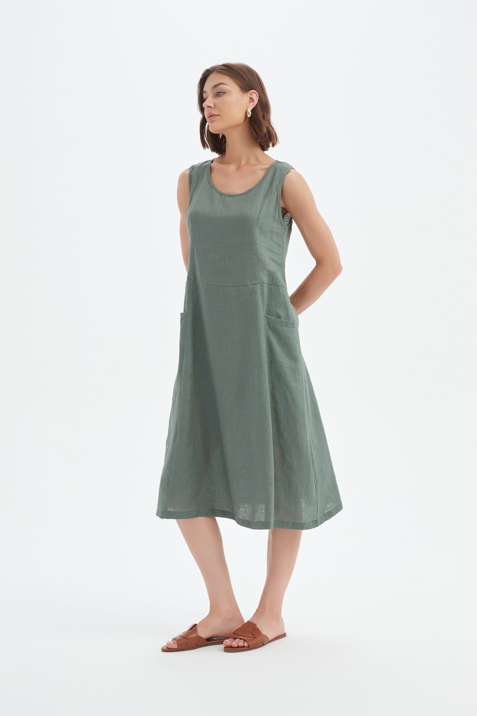 SLEEVELESS POCKET DRESS