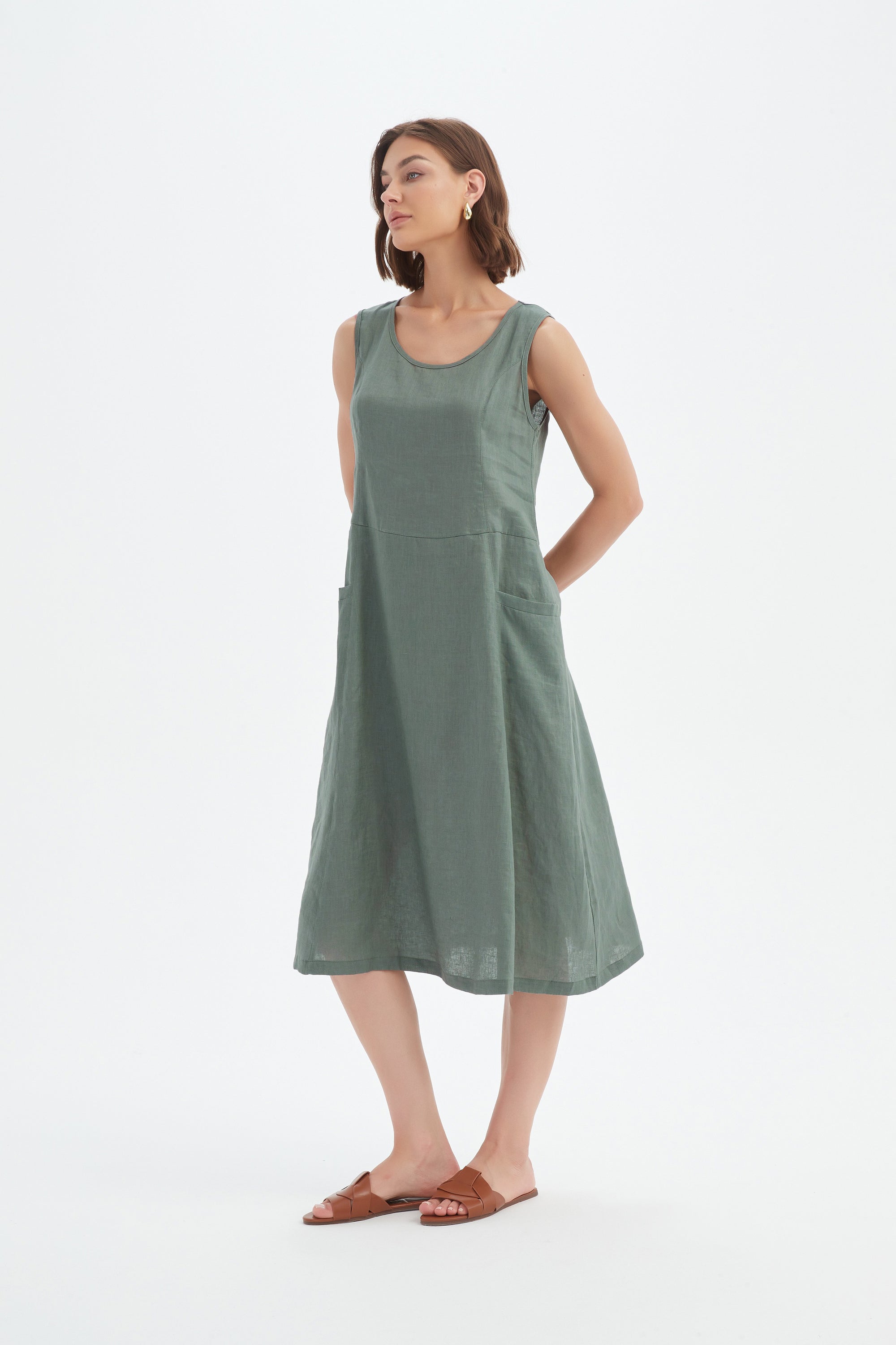 SLEEVELESS POCKET DRESS
