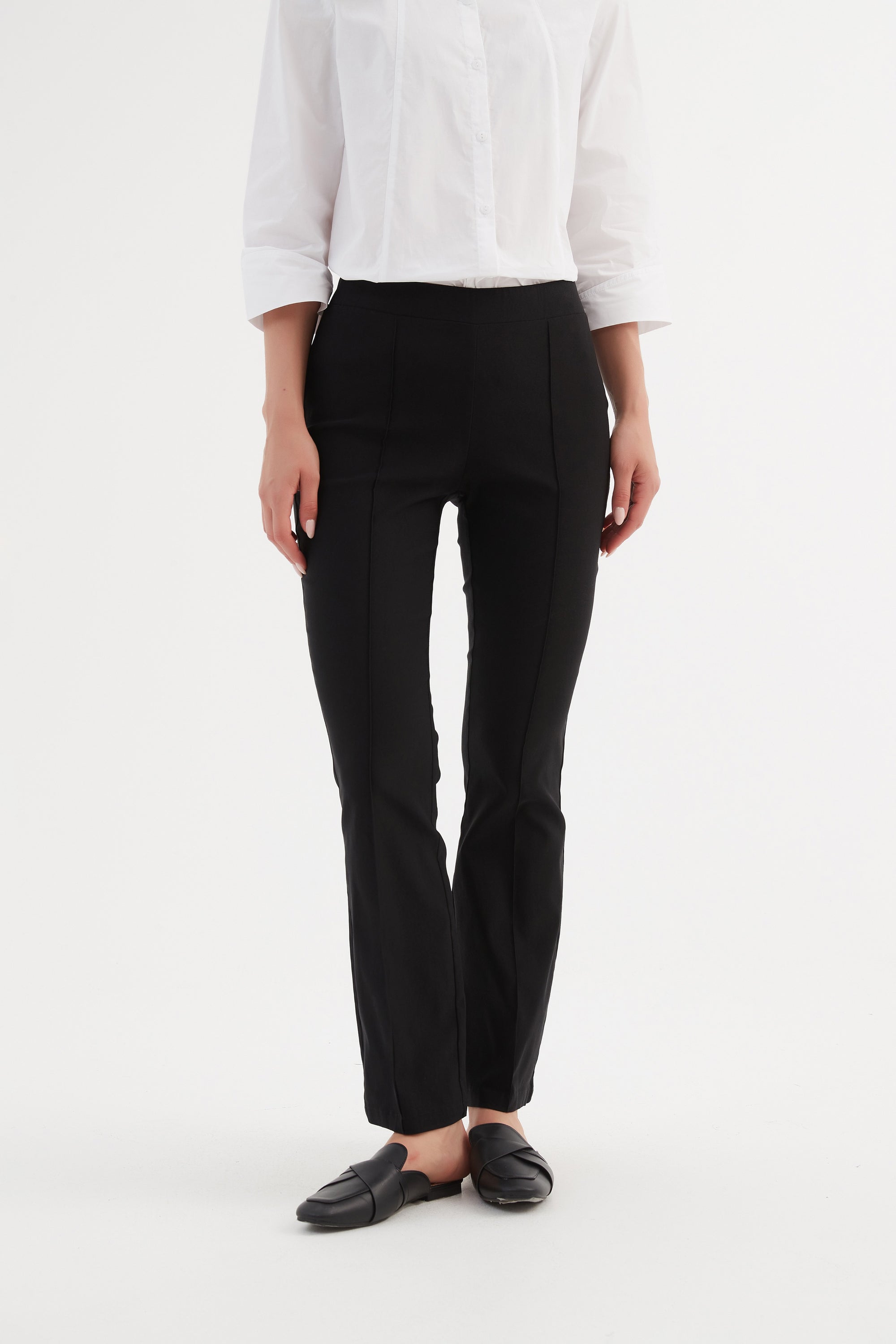 SEAM DETAIL STRAIGHT PANT