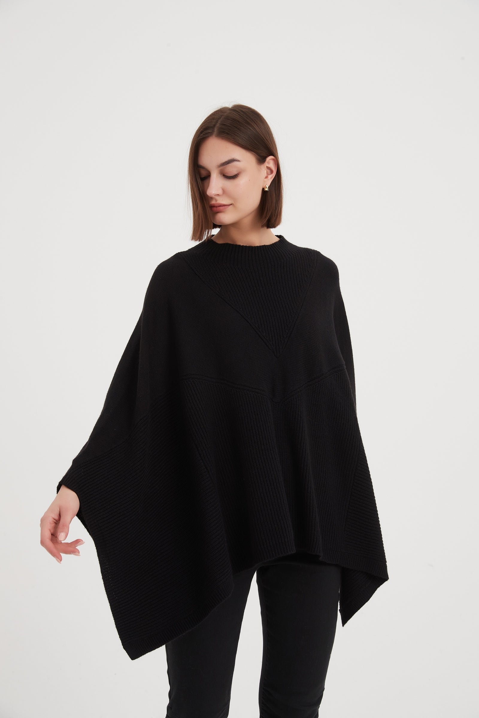 V DETAIL OVERSIZED KNIT