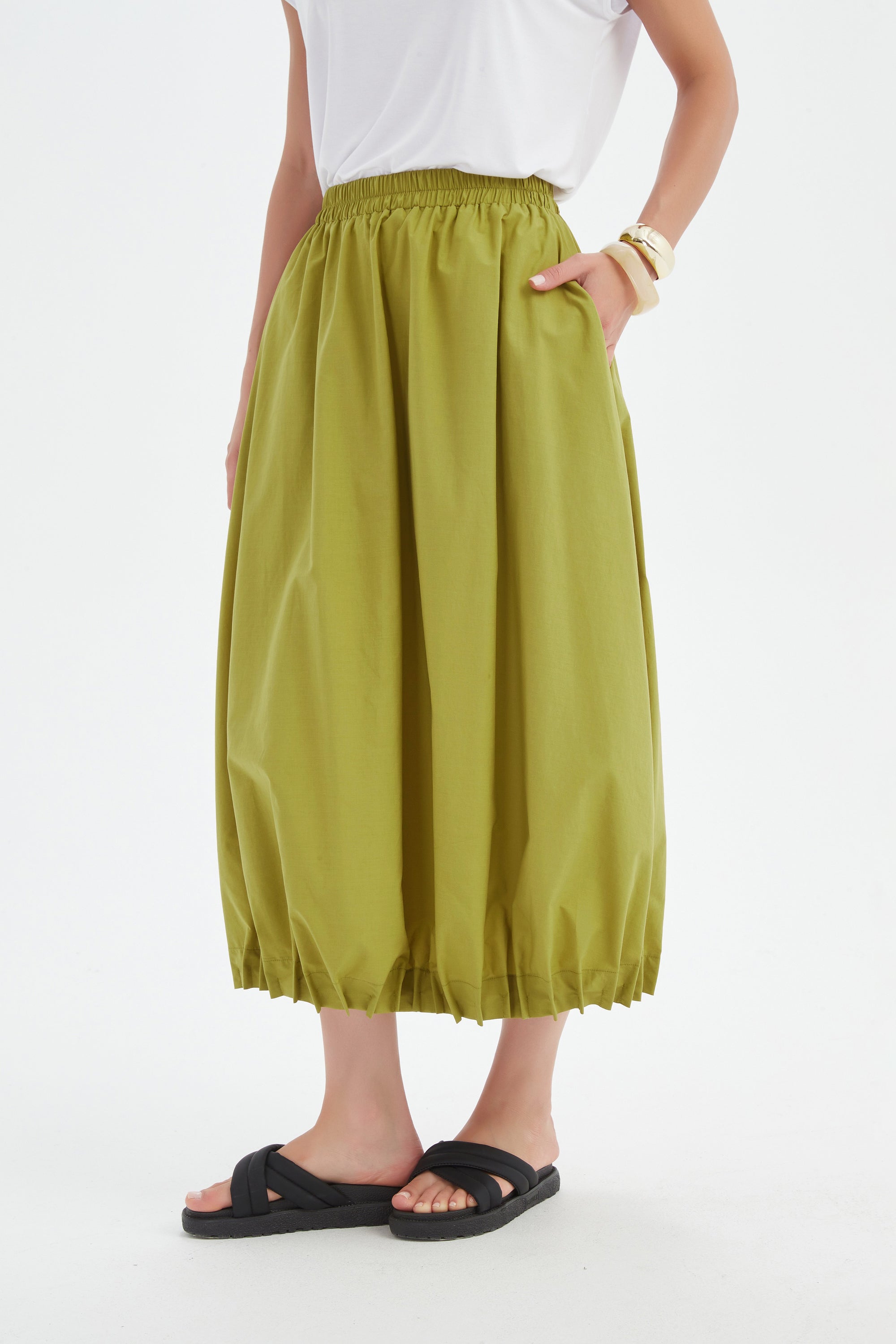 PIN TUCK HEM SKIRT