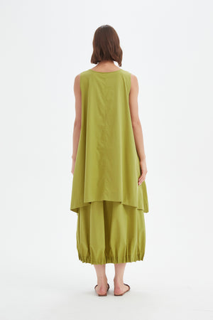 [PRE-ORDER] SLEEVELESS SWING TOP