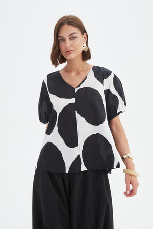 V NECK BISHOP SLEEVE POPLIN TOP