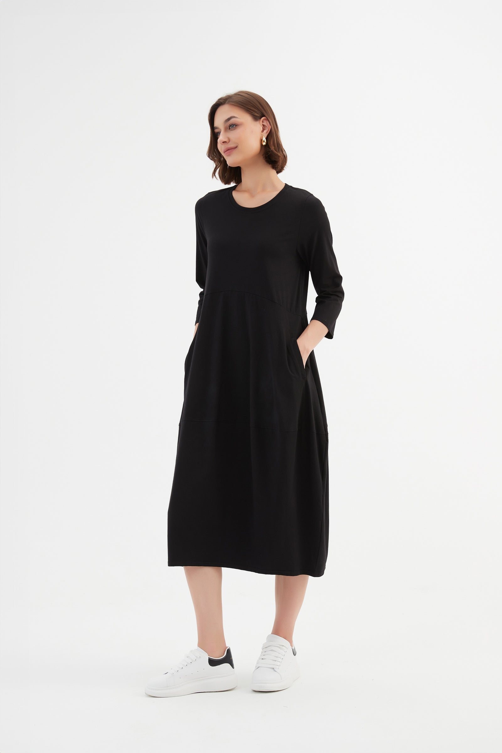 Tirelli women’s longline coat cozy seasonal styling