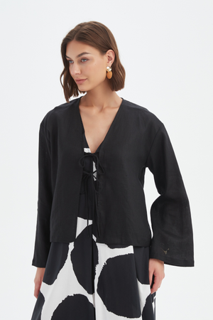 TIE FRONT TOP