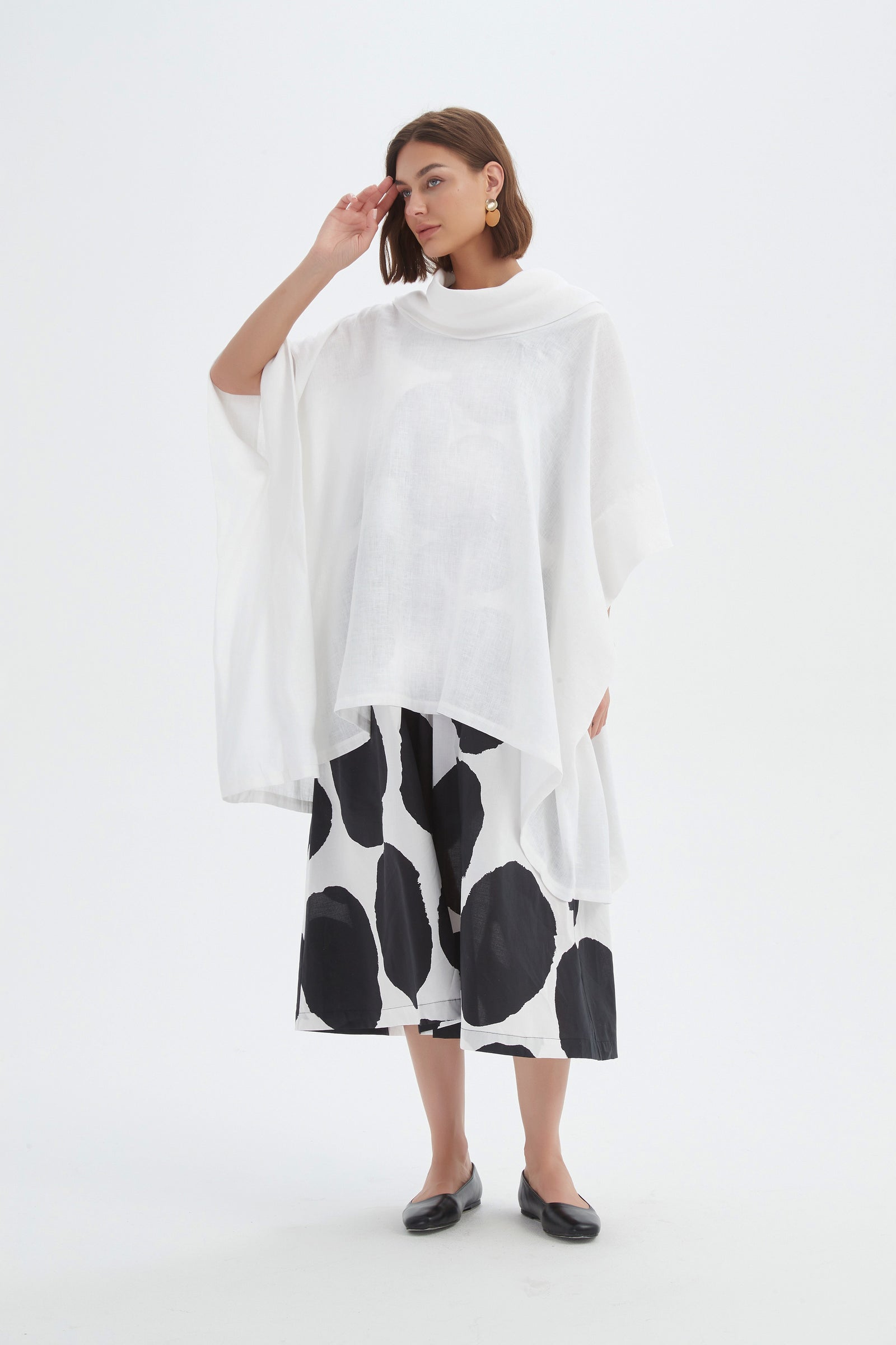 OVERSIZED COLLAR PONCHO