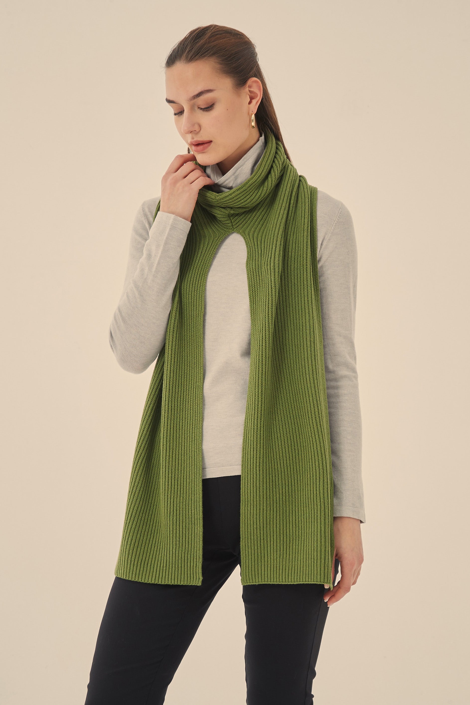 VERSATILE SCARF