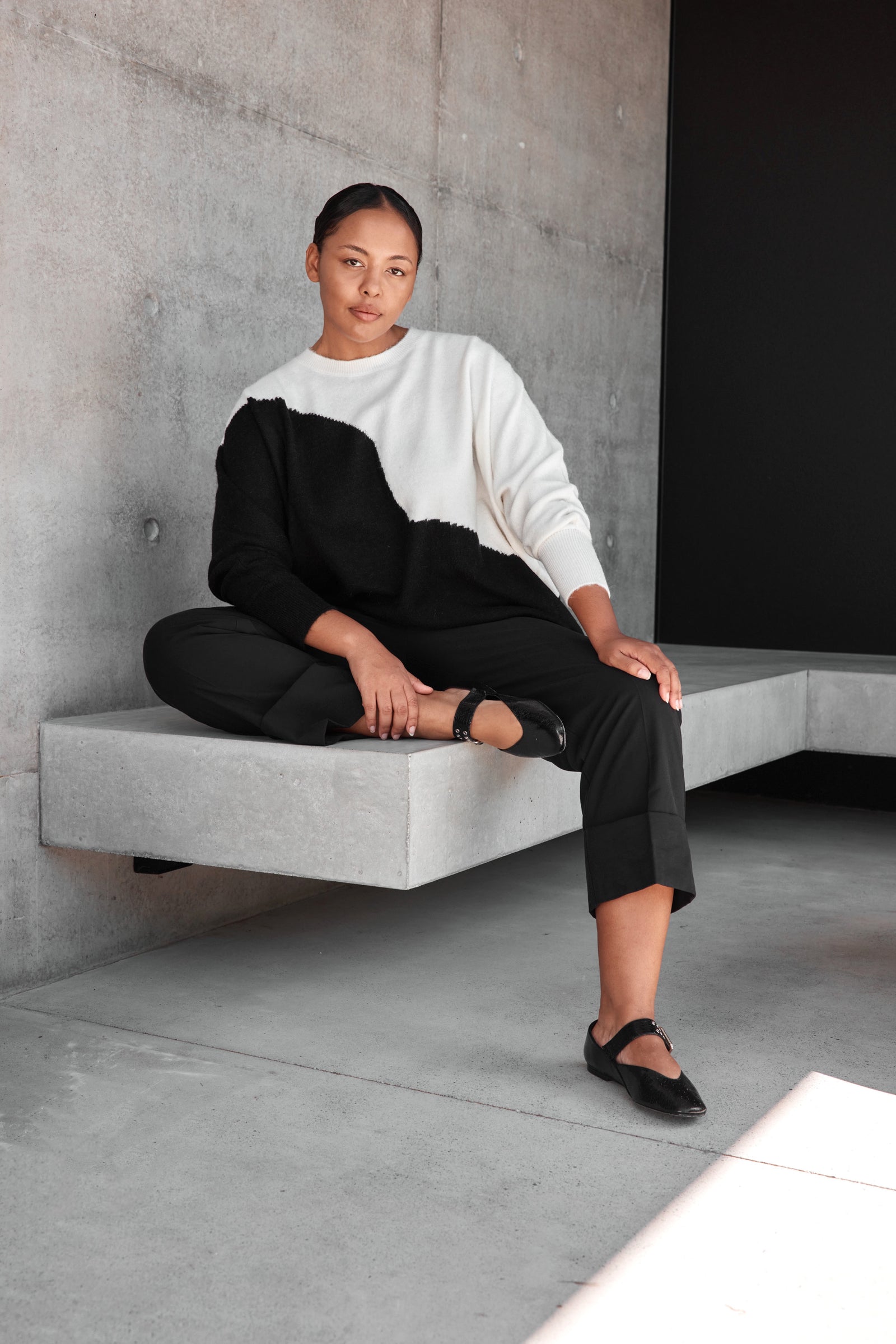 WAVE DETAIL CONTRAST KNIT