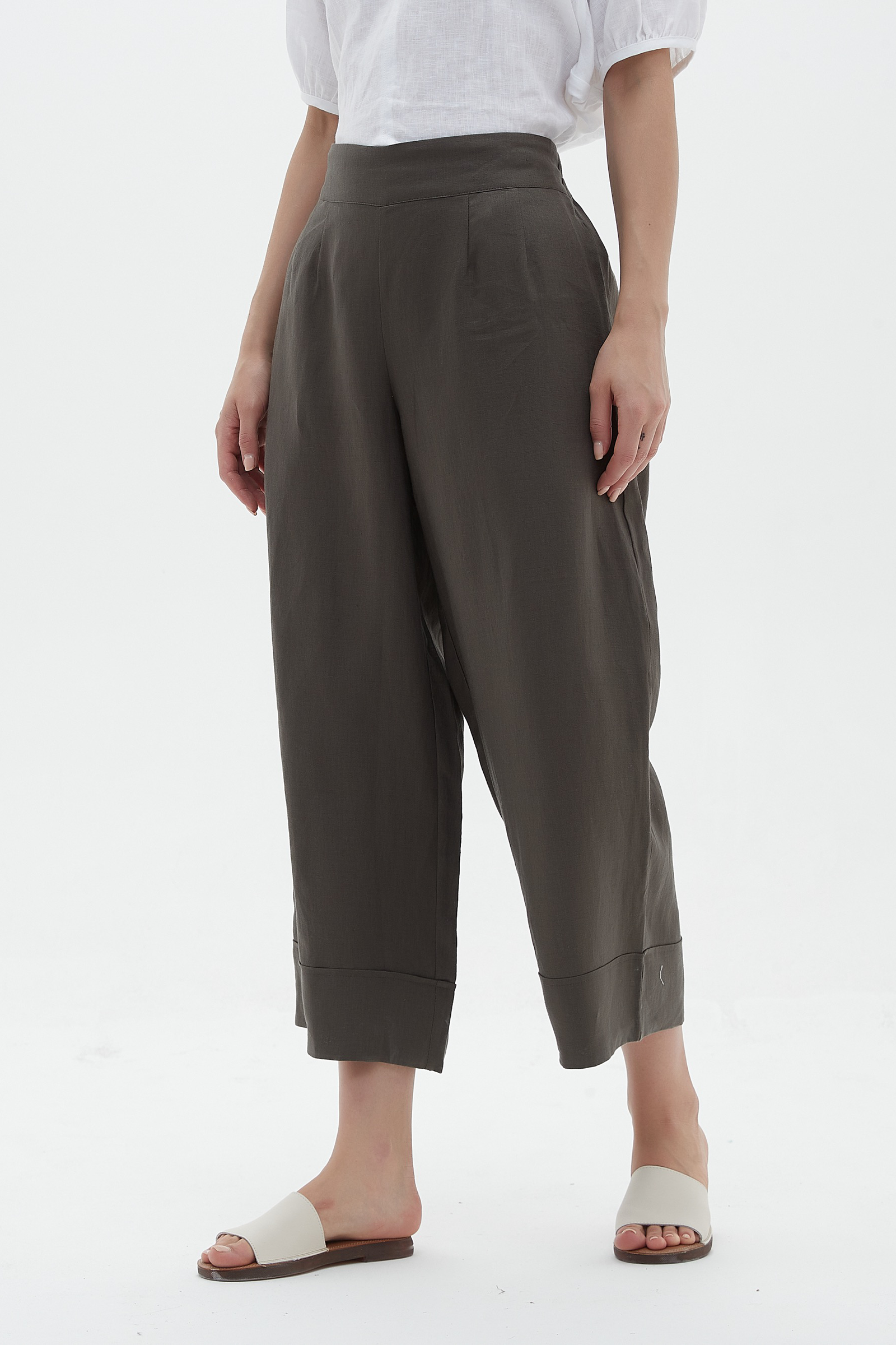 Tirelli cropped blouse chic feminine modern neutral cut