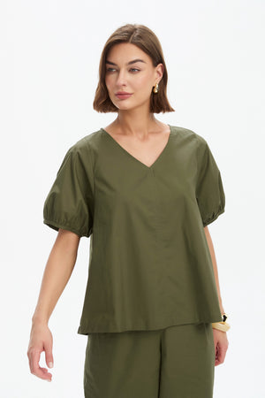 BISHOP SLEEVE POPLIN TOP khaki close up