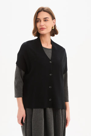 BUTTON UP KNIT VEST
