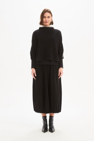 CONTRAST STITCH DETAIL KNIT