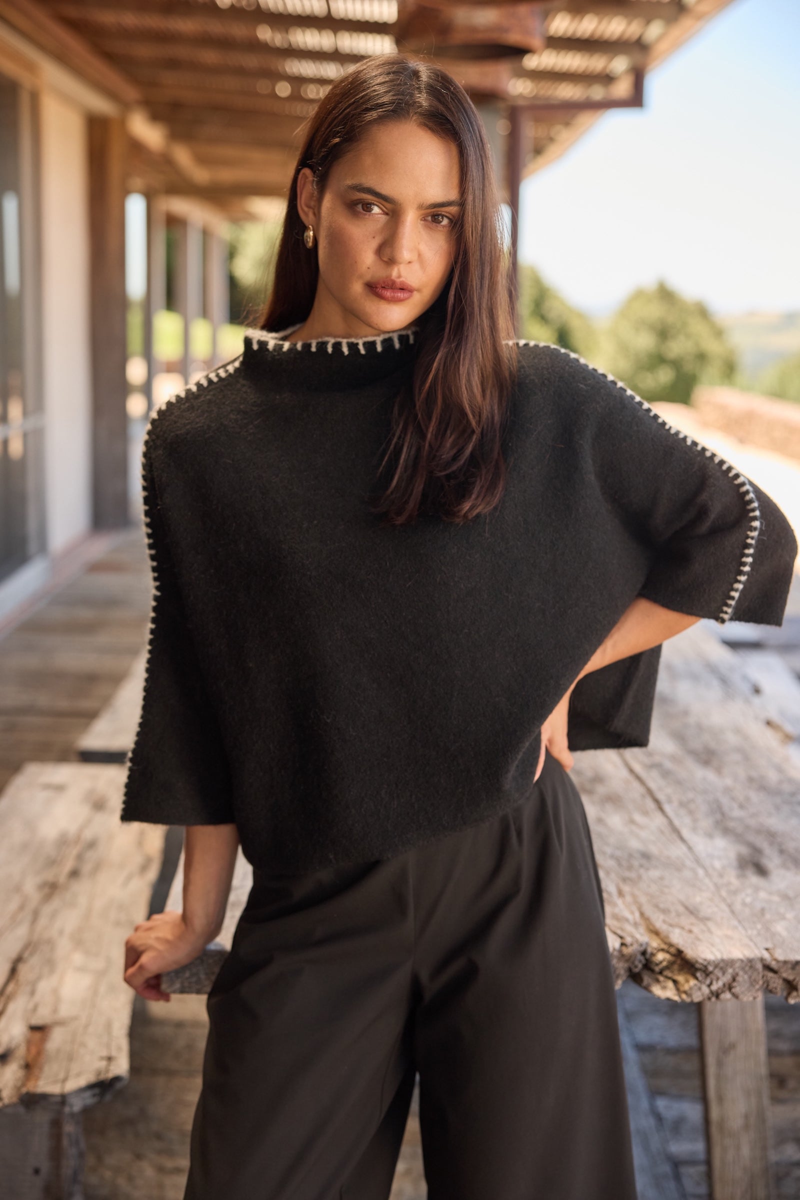 CONTRAST STITCH DETAIL KNIT