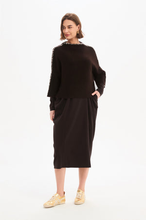 CONTRAST STITCH DETAIL KNIT