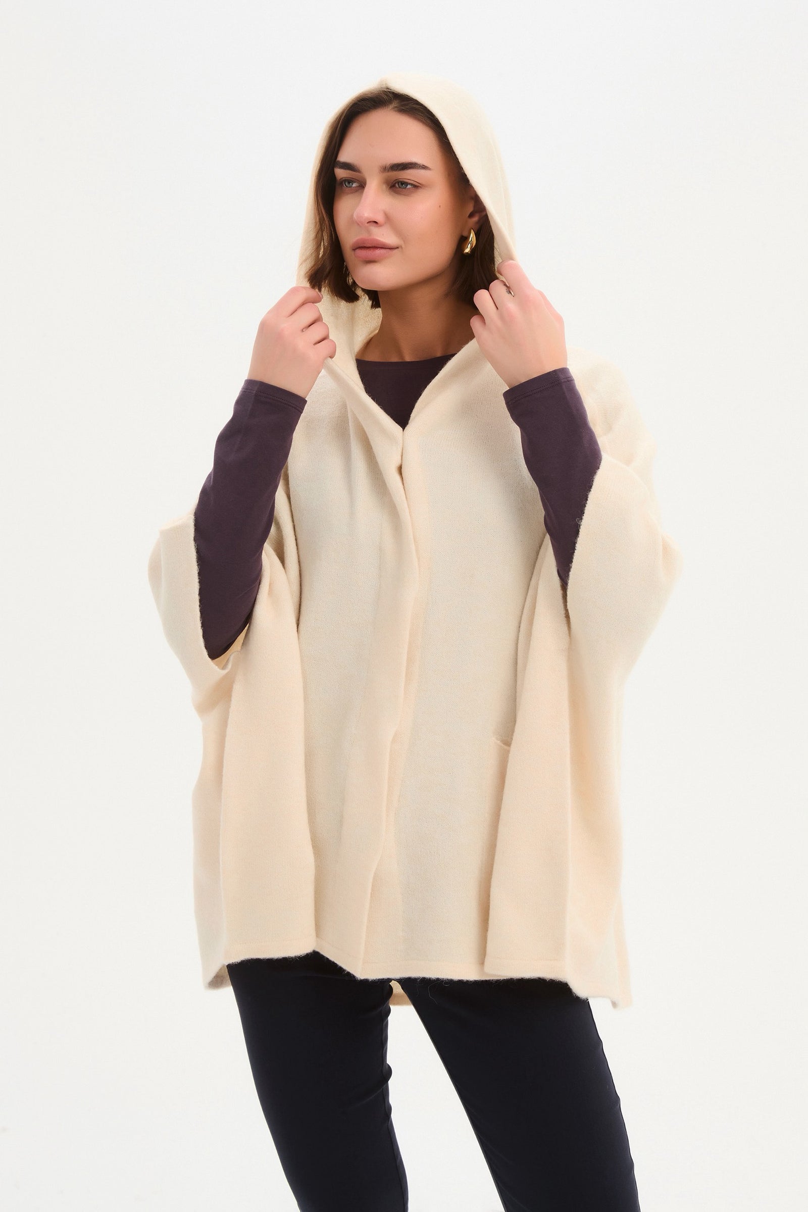 Women's Hooded Knit Cardigan with Pockets & Magnetic Closure Cream