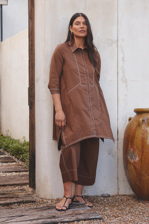 HANDKERCHIEF HEM CONTRAST SHIRT