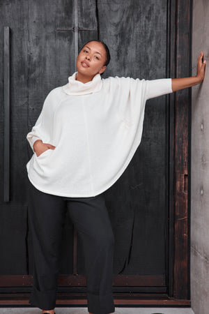 HIGH NECK OVERSIZED KNIT